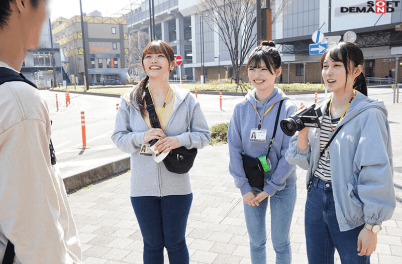 【マジックミラー号】女性AD3人が逆ナンパしてMM号で4Pハーレムエロタレ用アダルトAV無料エロ動画♡